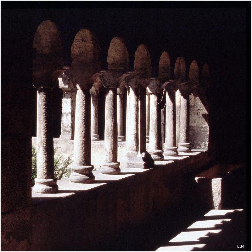 09 